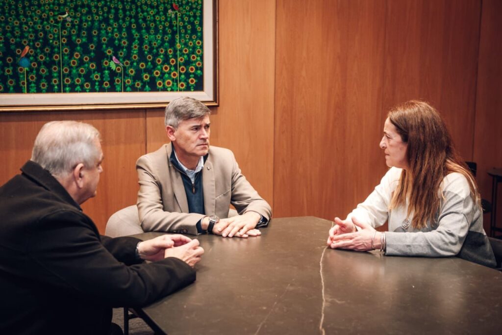 9e7d9cf1-ff38-4f21-b86c-b3e265f9645c