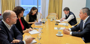 Figueroa-con-dirigentes-de-la-Camara-de-Servicios-Petroleros