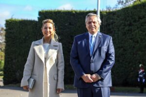 alberto-fernandez-fabiola-yañez