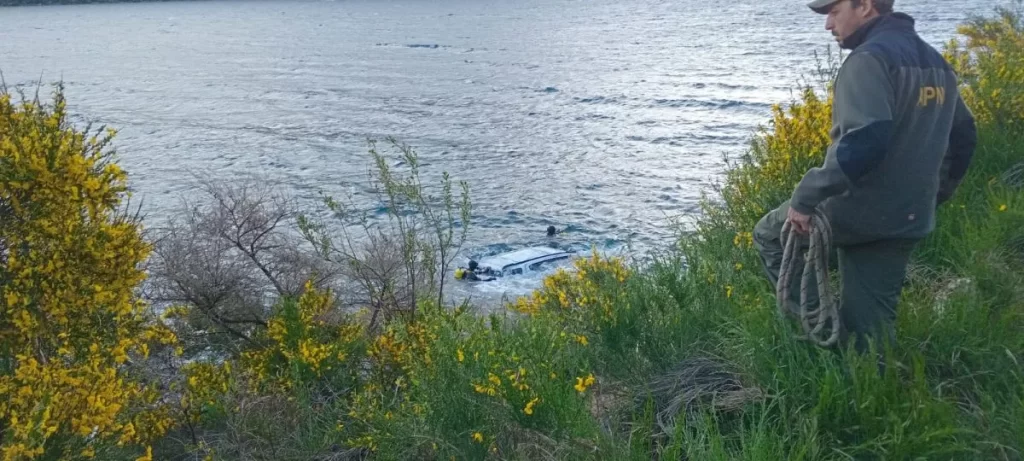 AUTO-AL-LAGO