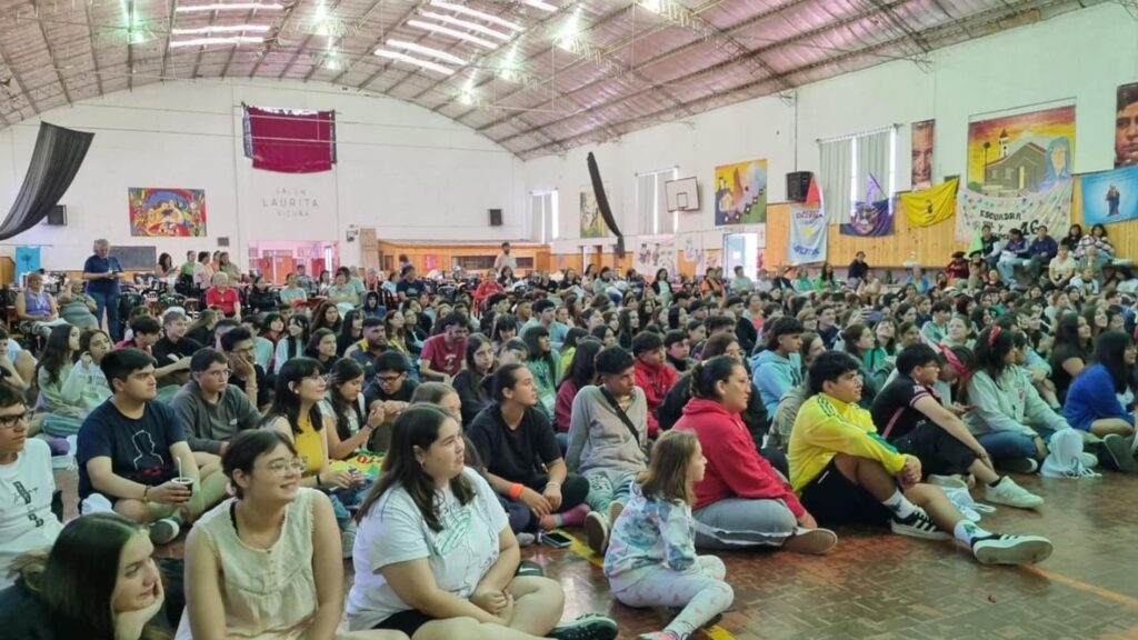 jovenes-laura-vicuña