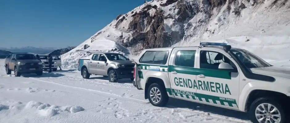 paso-pino-hachado-gendarmeria