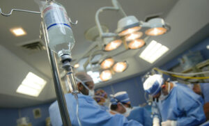 Operacion a corazon abierto por cambio de  nueva valvula cardiaca, este es la primera operacion de este tipo en sudamerica