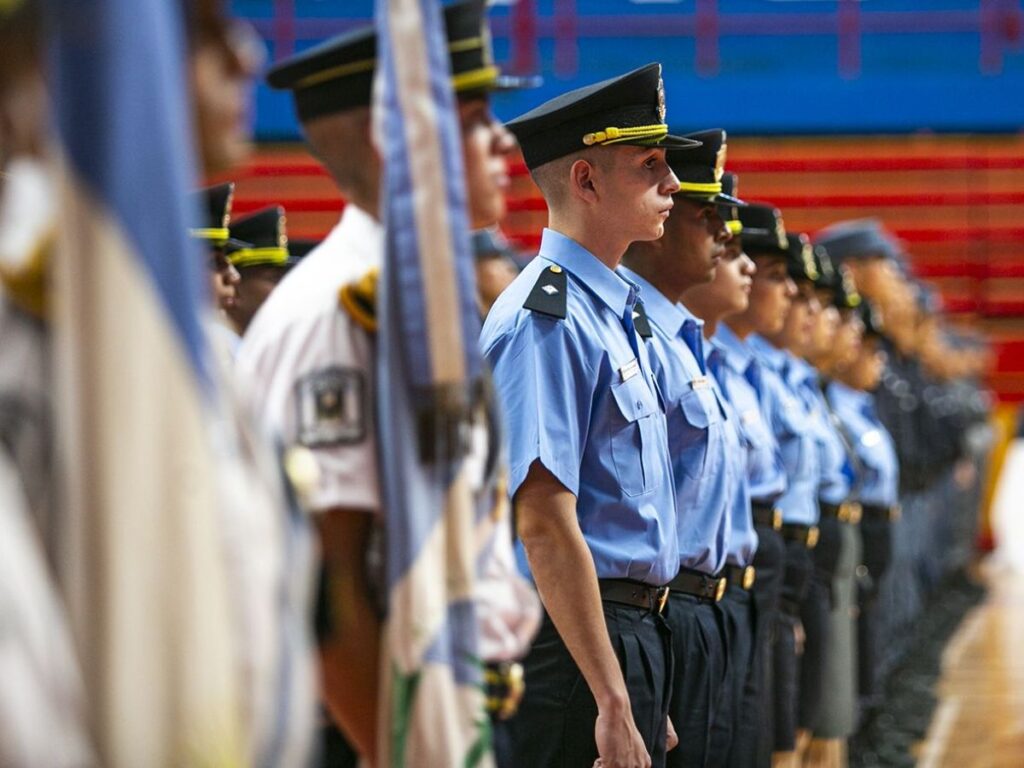 policias