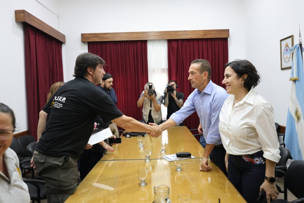 597947106_122274418880178