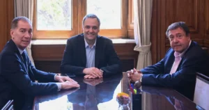 adorni-santilli-weretilneck