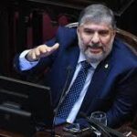 Salida de tres senadores debilita a Mayans