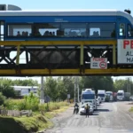 Cipolletti estudia elevar puente tras choques de camiones