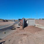 Añelo: volcó un camión y una combi esquivó el impacto