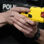 La Policía usará armas no letales en la calle desde junio