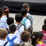 Las escuelas primarias podrían avanzar hacia jornadas de ocho horas